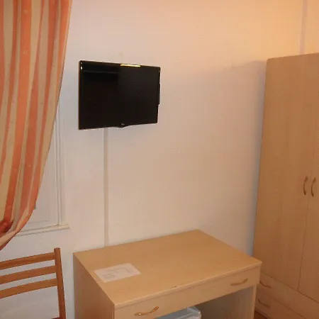 La Piazzetta 2*