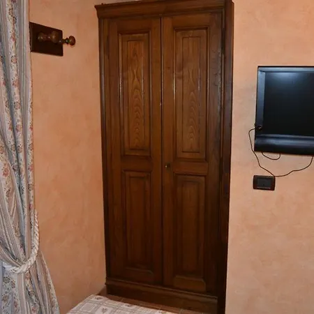 Hotell La Piazzetta 2*